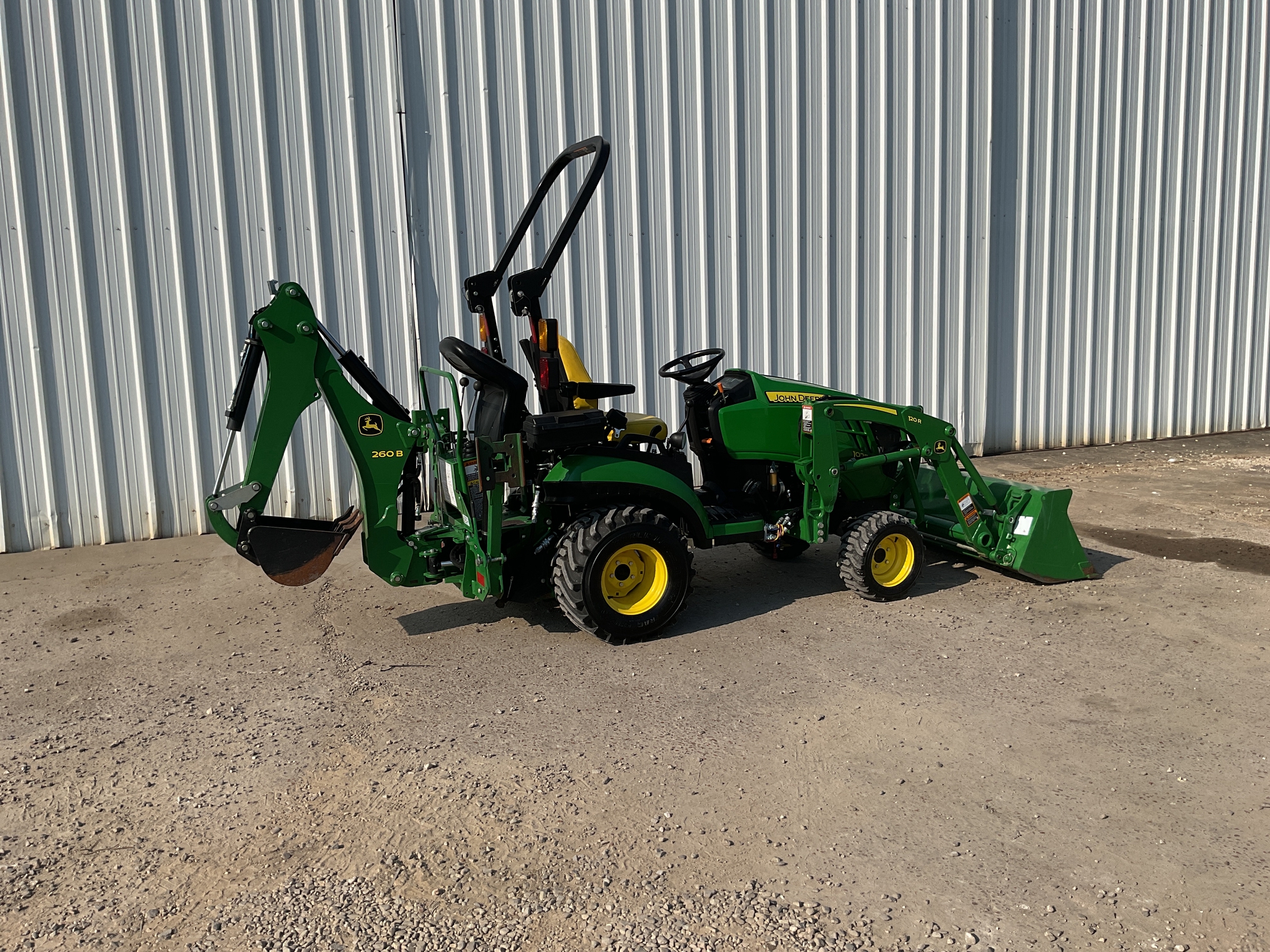 2022 John Deere 1025R Image 6