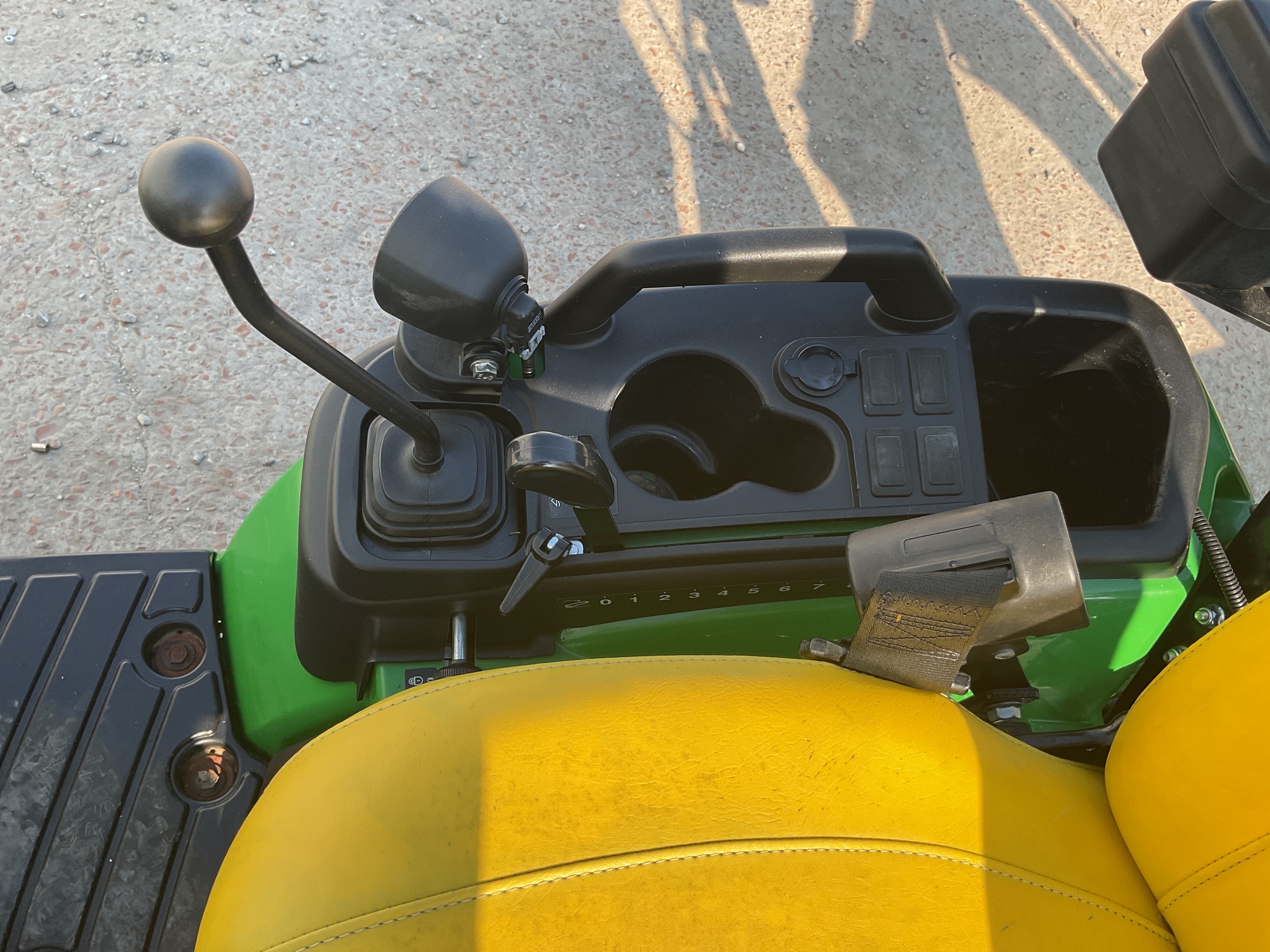 2022 John Deere 1025R Image 16