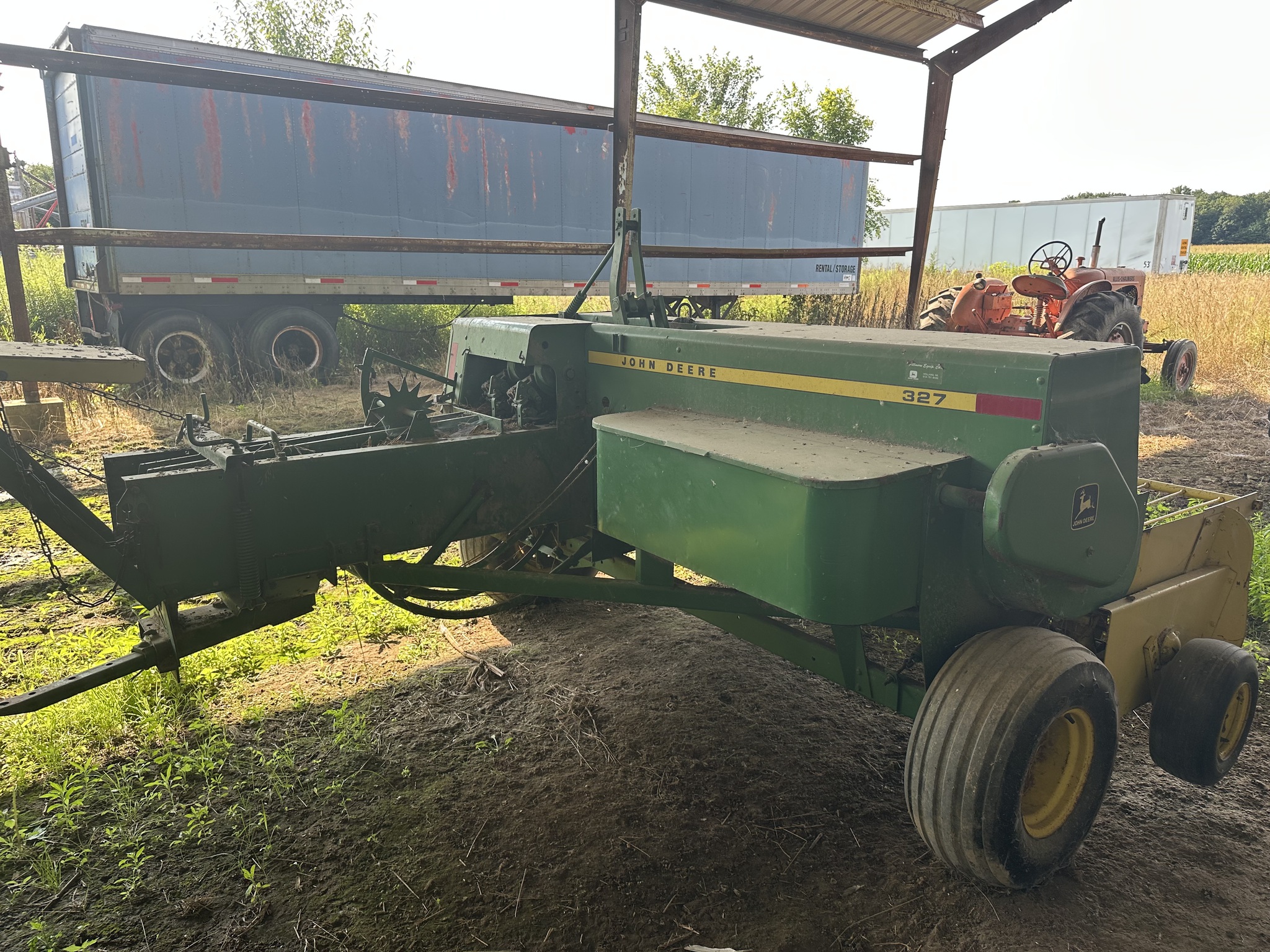 1985 John Deere 327 Image 2