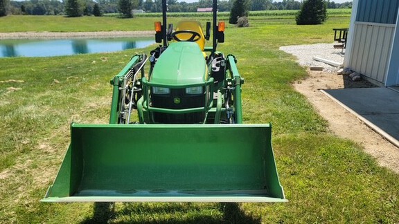 Photo of 2015 John Deere 1025R