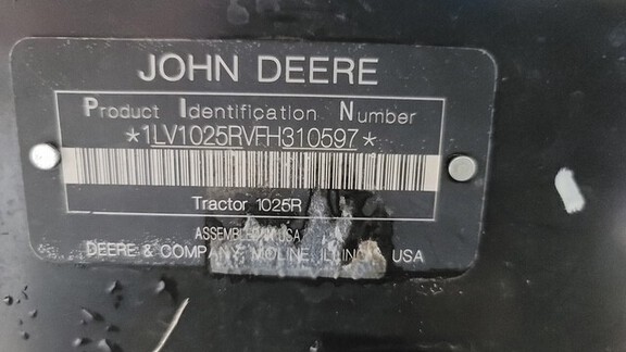 Photo of 2015 John Deere 1025R