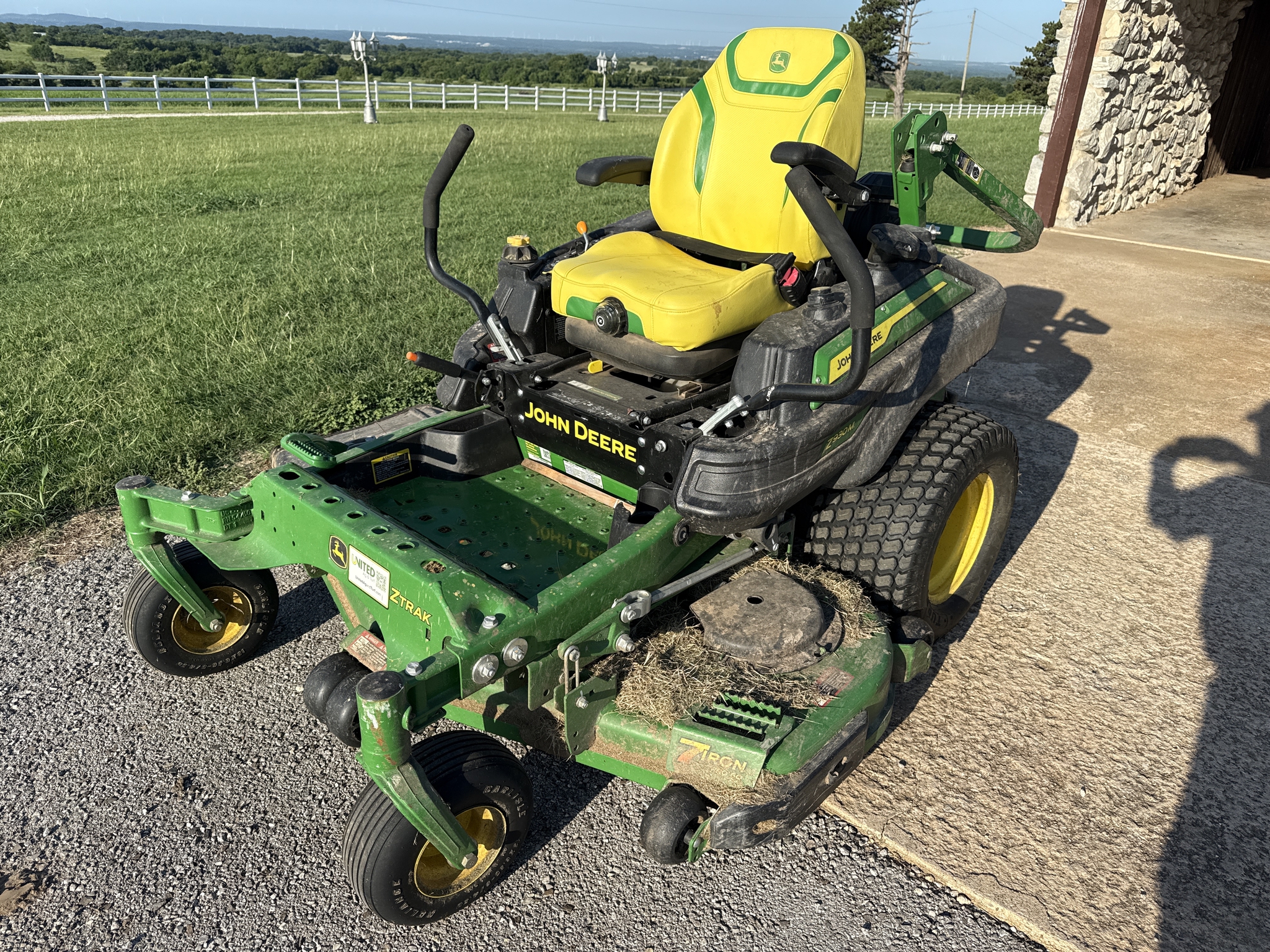 2023 John Deere Z930M Image 10