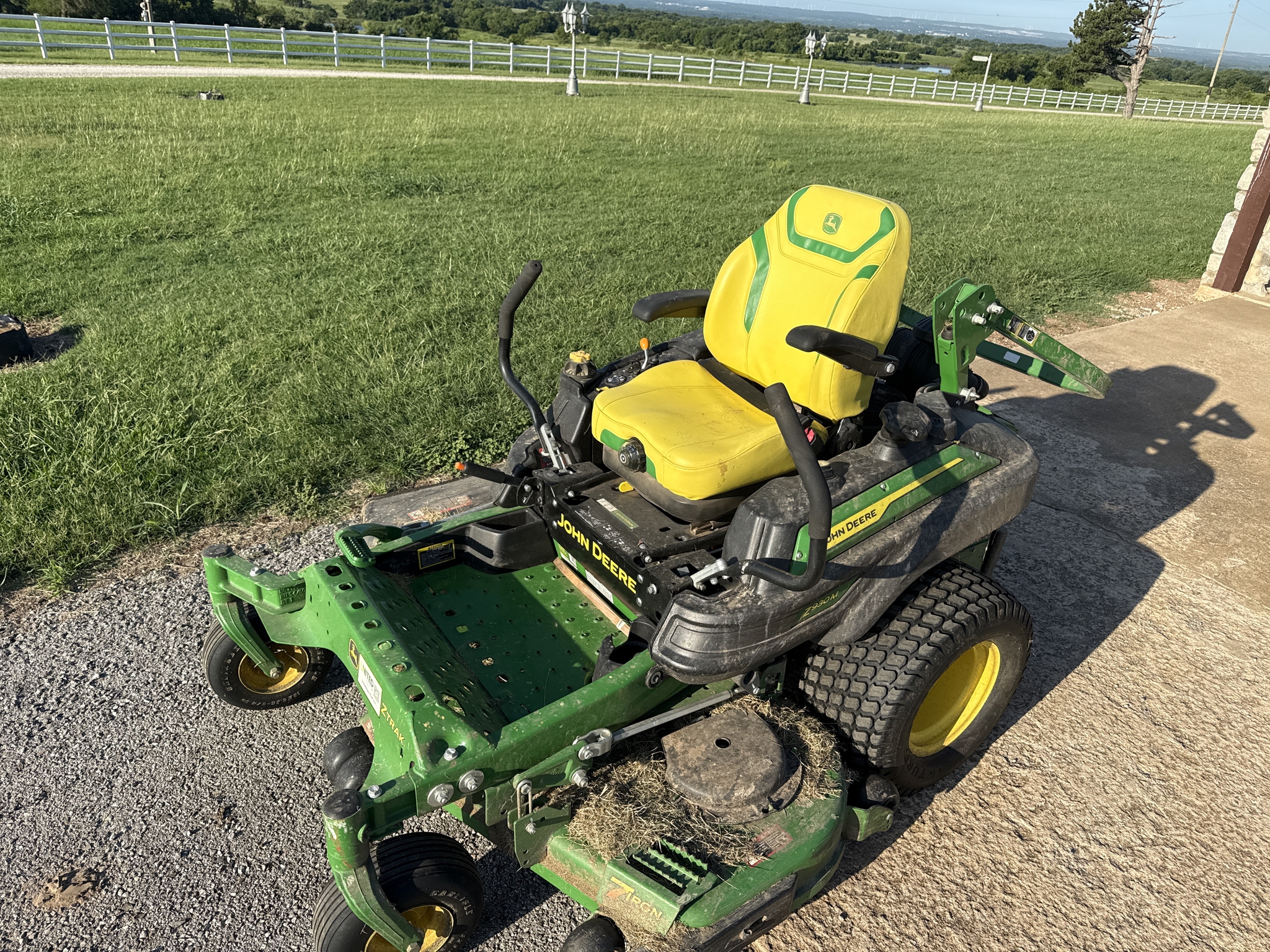 2023 John Deere Z930M Image 6