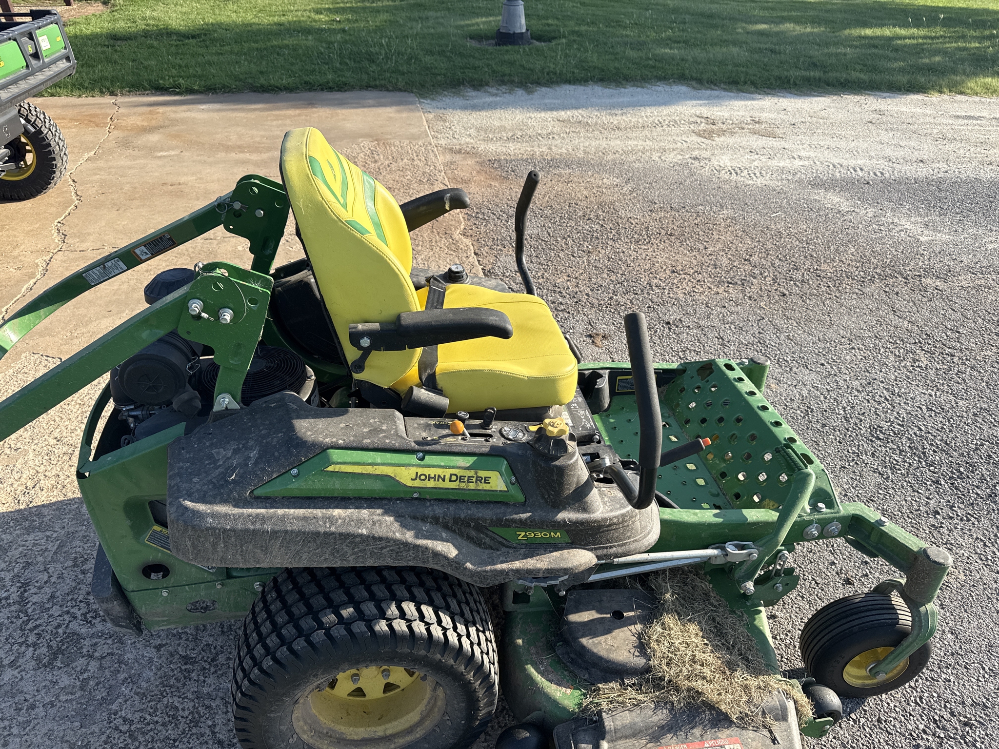 2023 John Deere Z930M Image 17