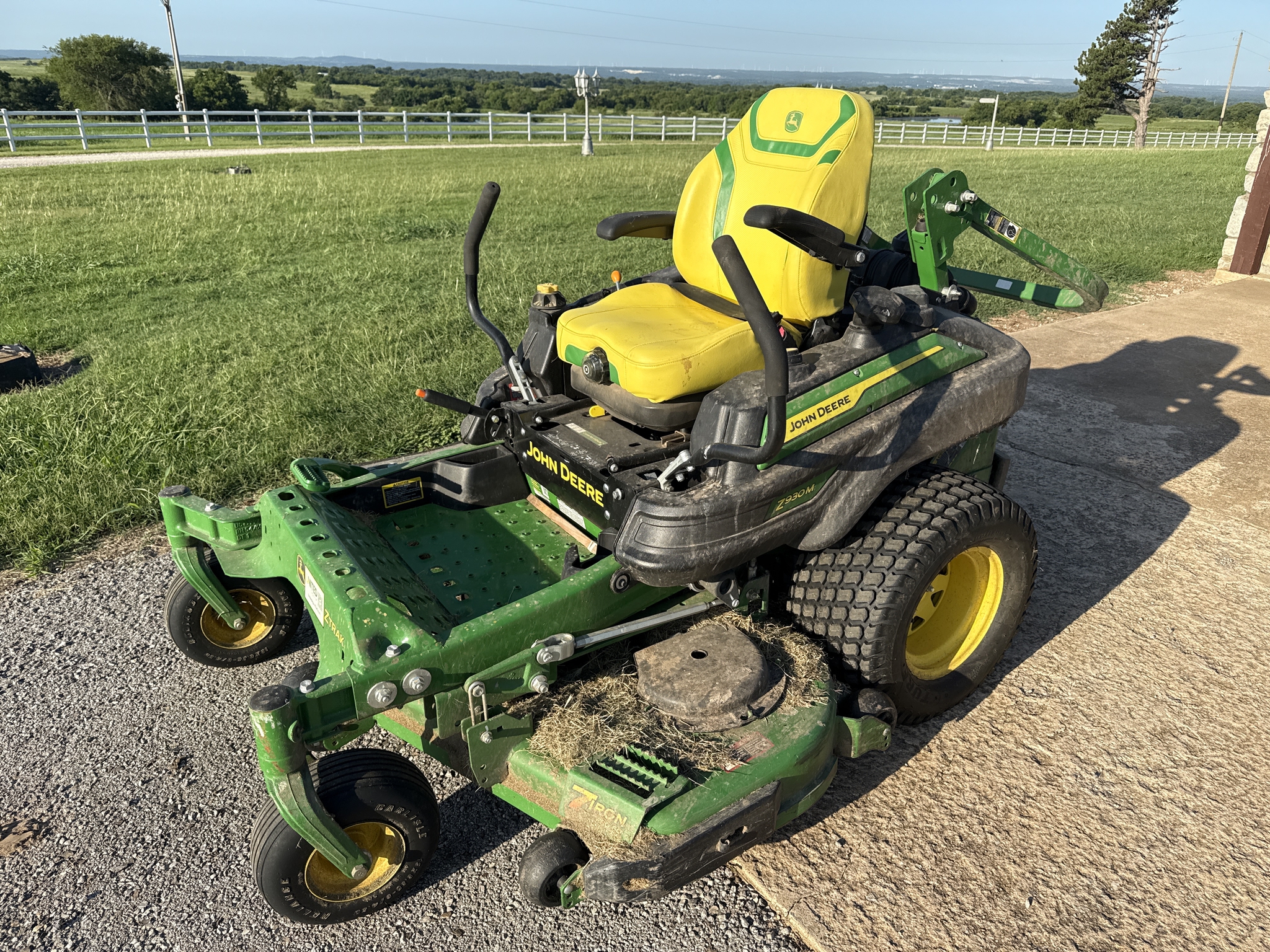 2023 John Deere Z930M Image 9