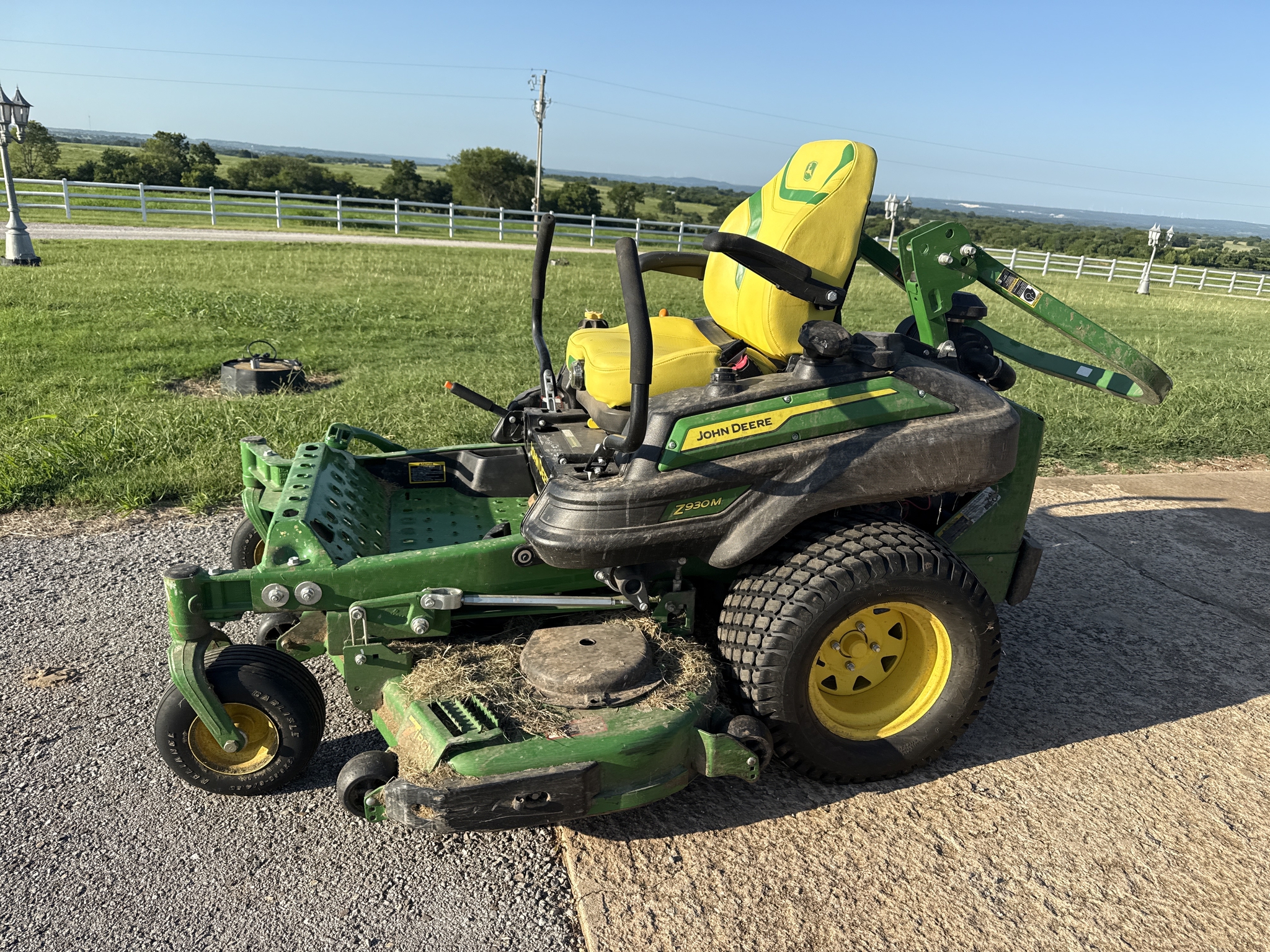 2023 John Deere Z930M Image 5