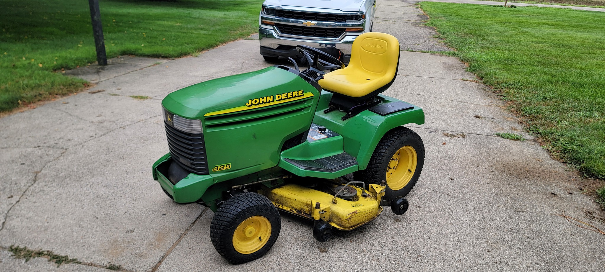 1996 John Deere 325 Image 4