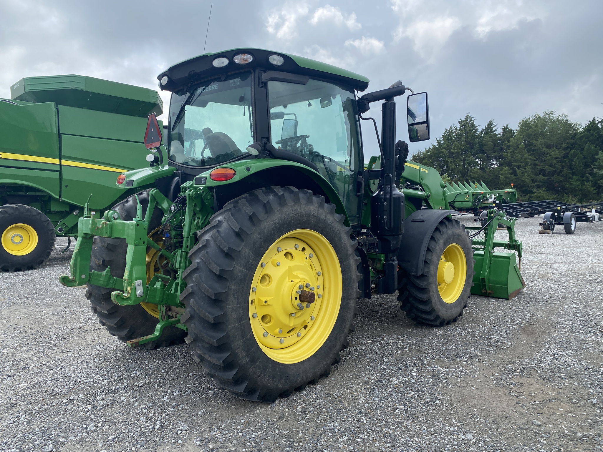 2018 John Deere 6155R Image 8