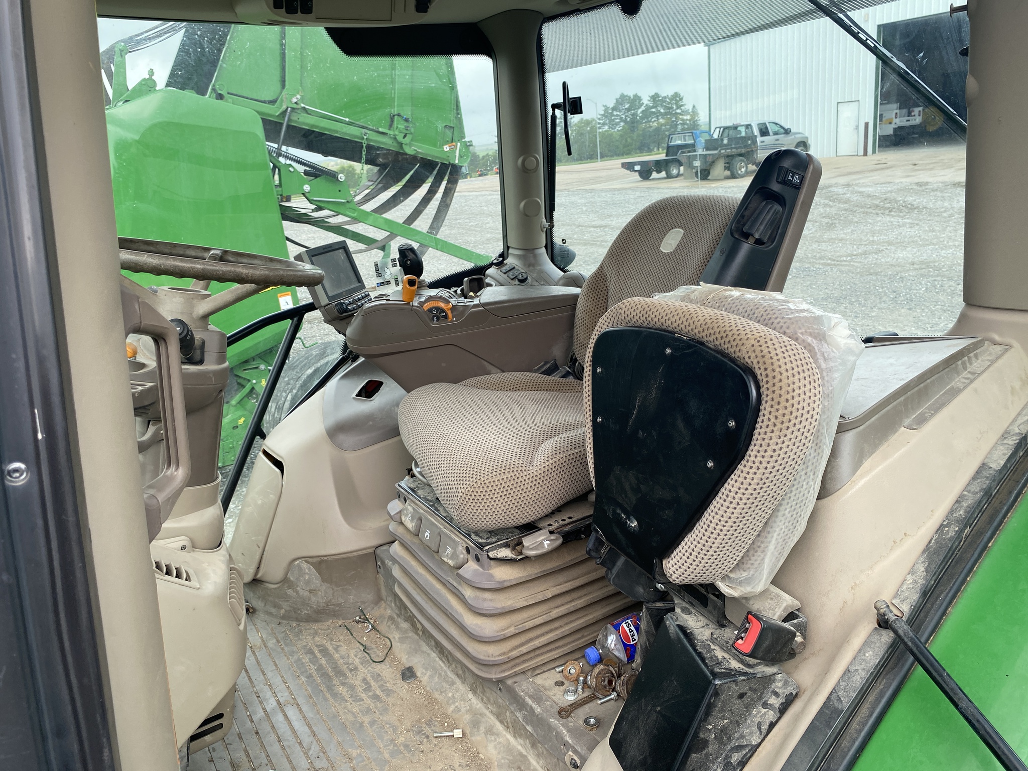 2018 John Deere 6155R Image 5