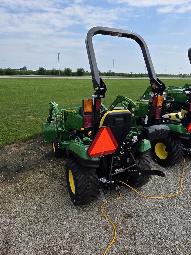 2025 John Deere 1023E Image 2