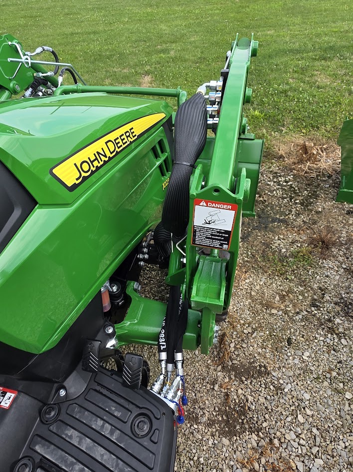 2025 John Deere 1023E Image 6