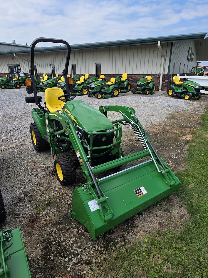 2025 John Deere 1023E Image 4