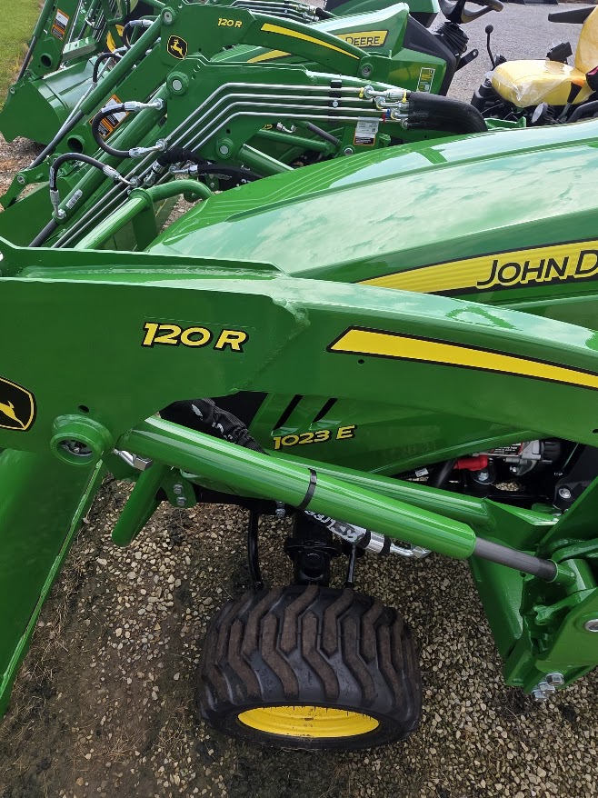 2025 John Deere 1023E Image 5