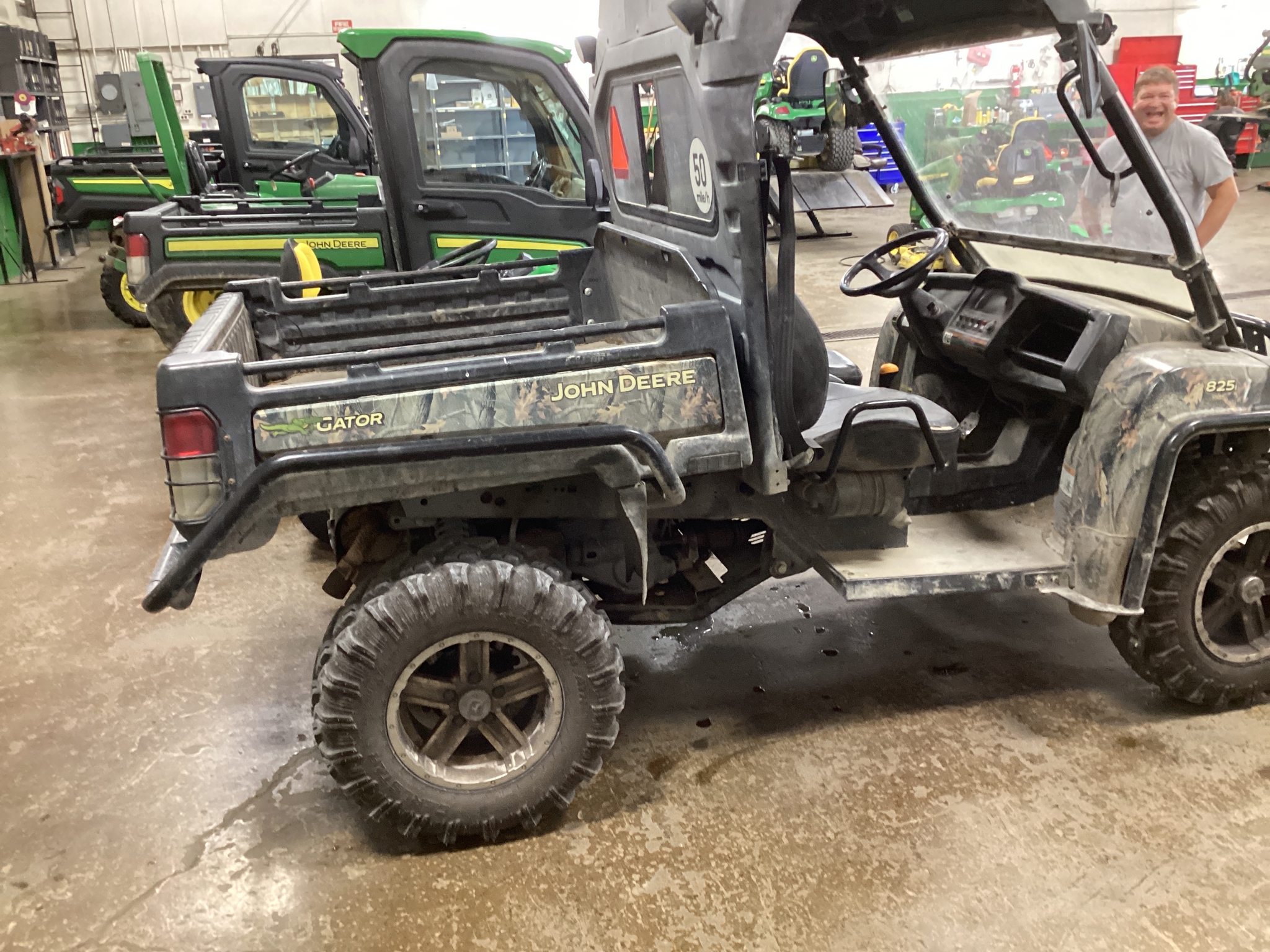 2013 John Deere XUV 825i Image 3