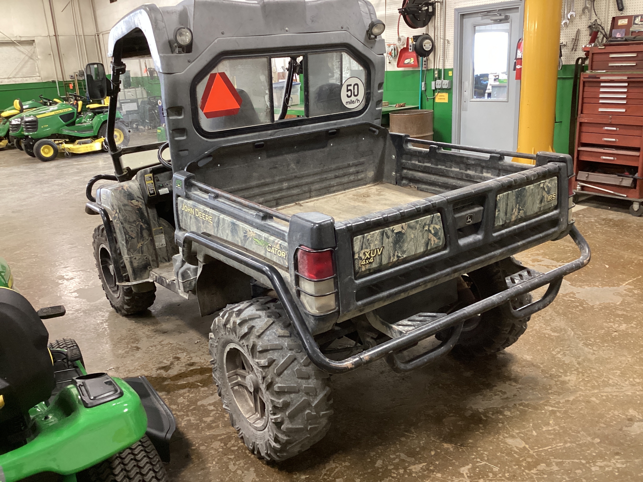 2013 John Deere XUV 825i Image 5