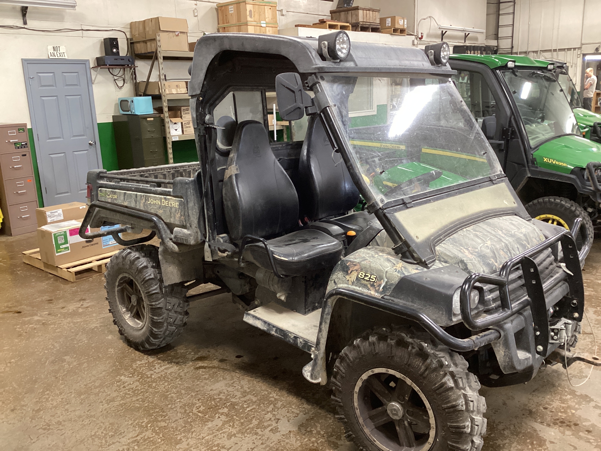 2013 John Deere XUV 825i Image 1