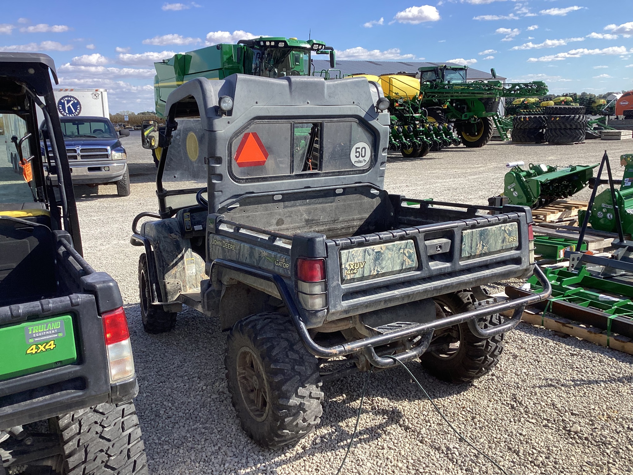 2013 John Deere XUV 825i Image 4