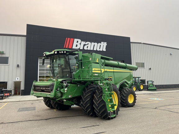 Photo of a 2025 John Deere X9 1000