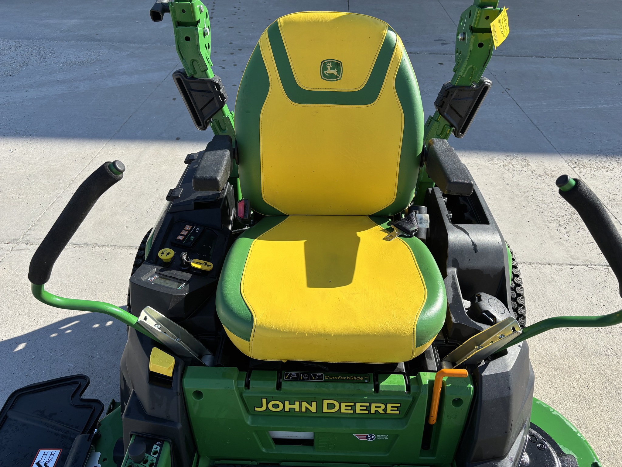  2023 John Deere Z545R at Heritage Tractor in Pontiac, IL