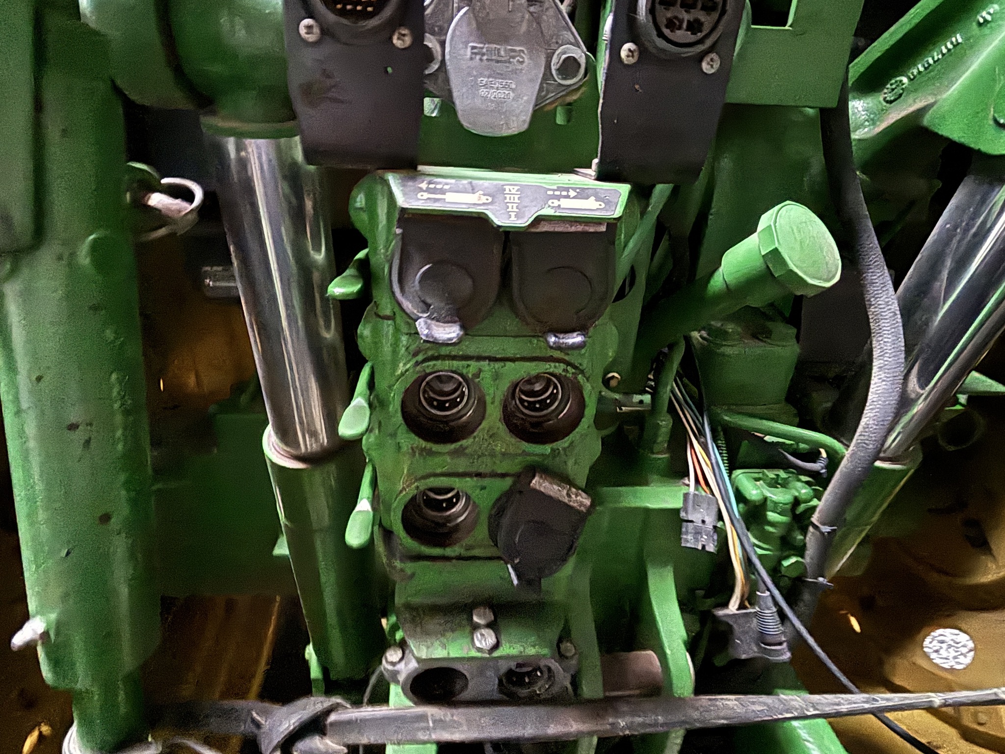 Used 2003 John Deere 7710 Row Crop Tractors at Koenig Equipment in Anna, OH - PhotoXL9