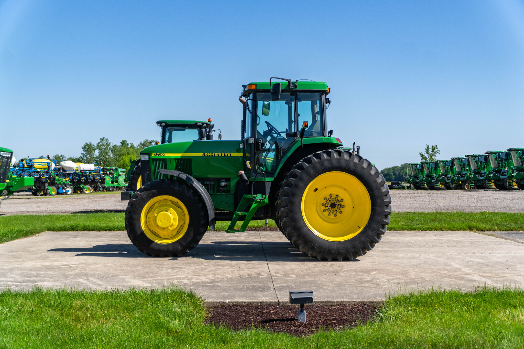 Used 2003 John Deere 7710 Row Crop Tractors at Koenig Equipment in Anna, OH - PhotoXL1
