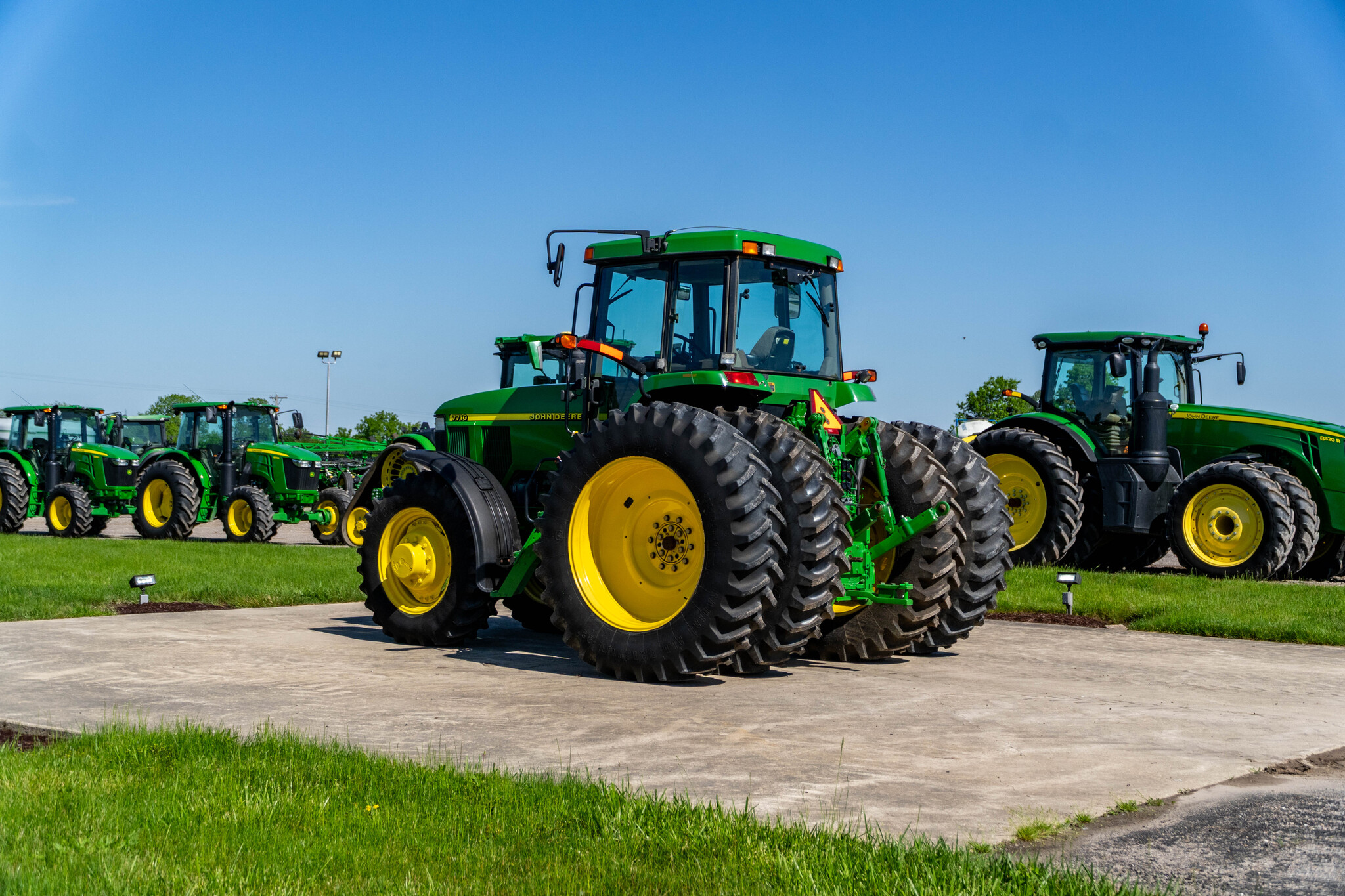 Used 2003 John Deere 7710 Row Crop Tractors at Koenig Equipment in Anna, OH - PhotoXL2