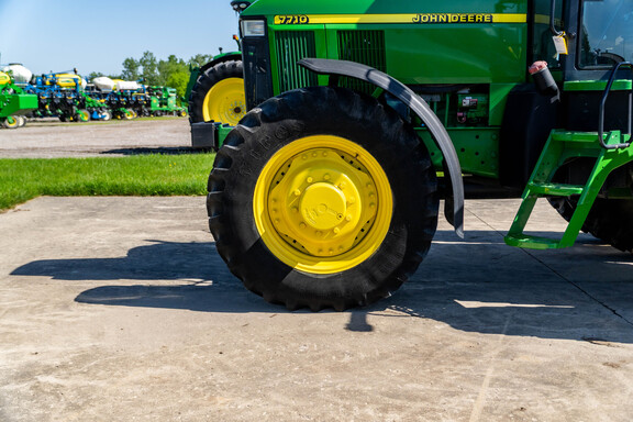 Used 2003 John Deere 7710 Row Crop Tractors at Koenig Equipment in Anna, OH - Photo8