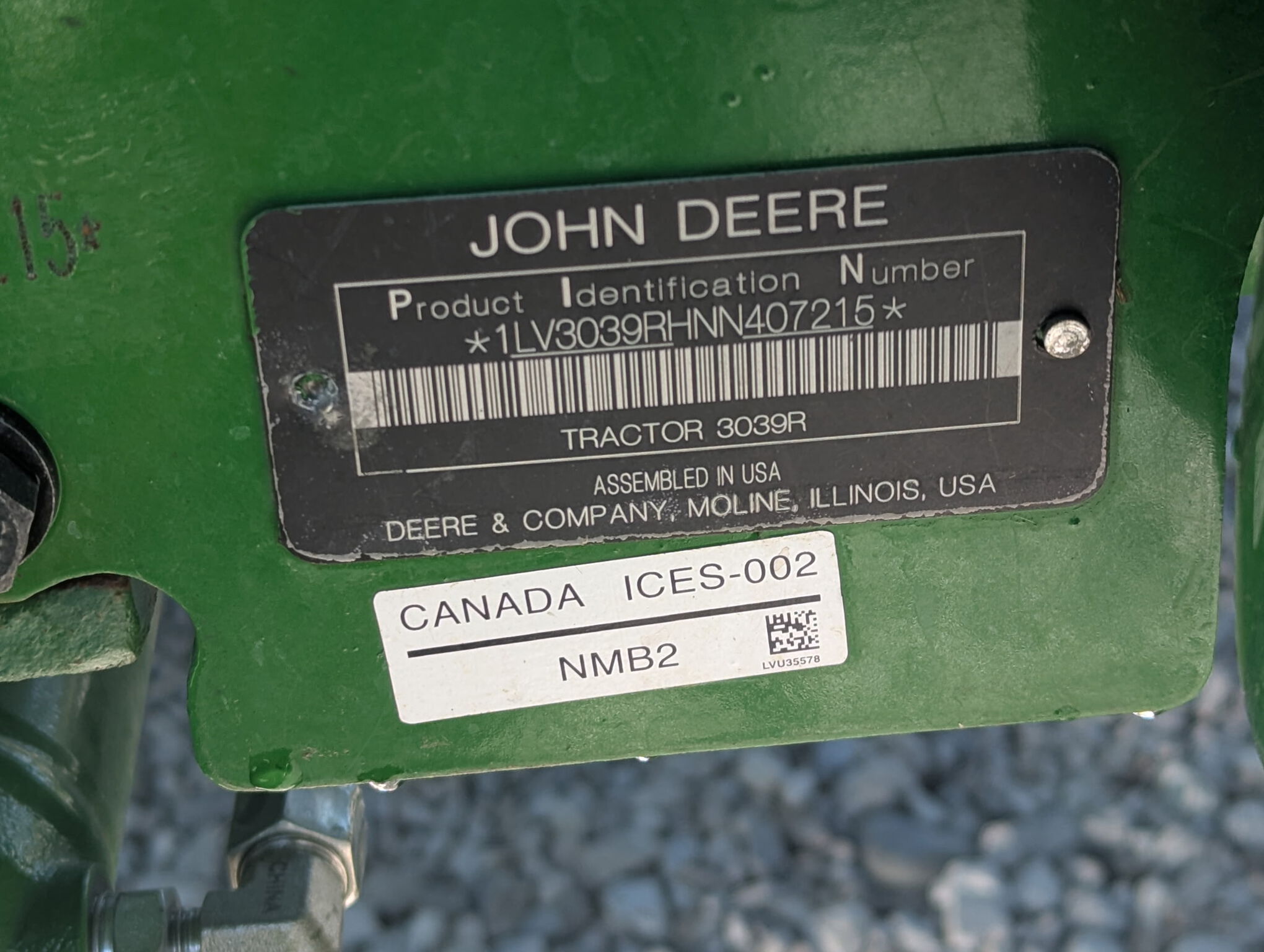 2022 John Deere 3039R Image 6