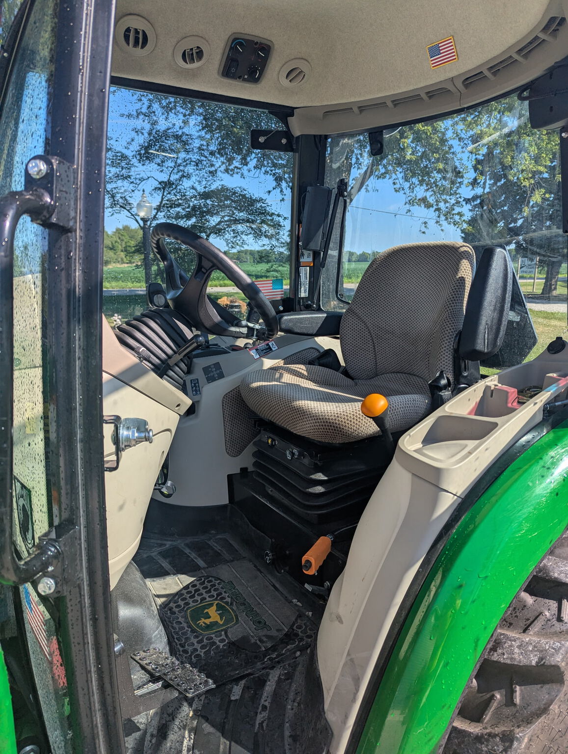2022 John Deere 3039R Image 7