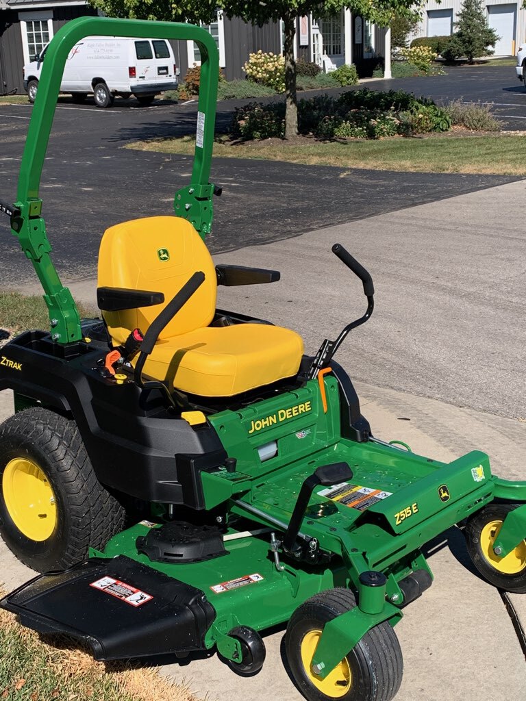 2025 John Deere Z515E Image 5