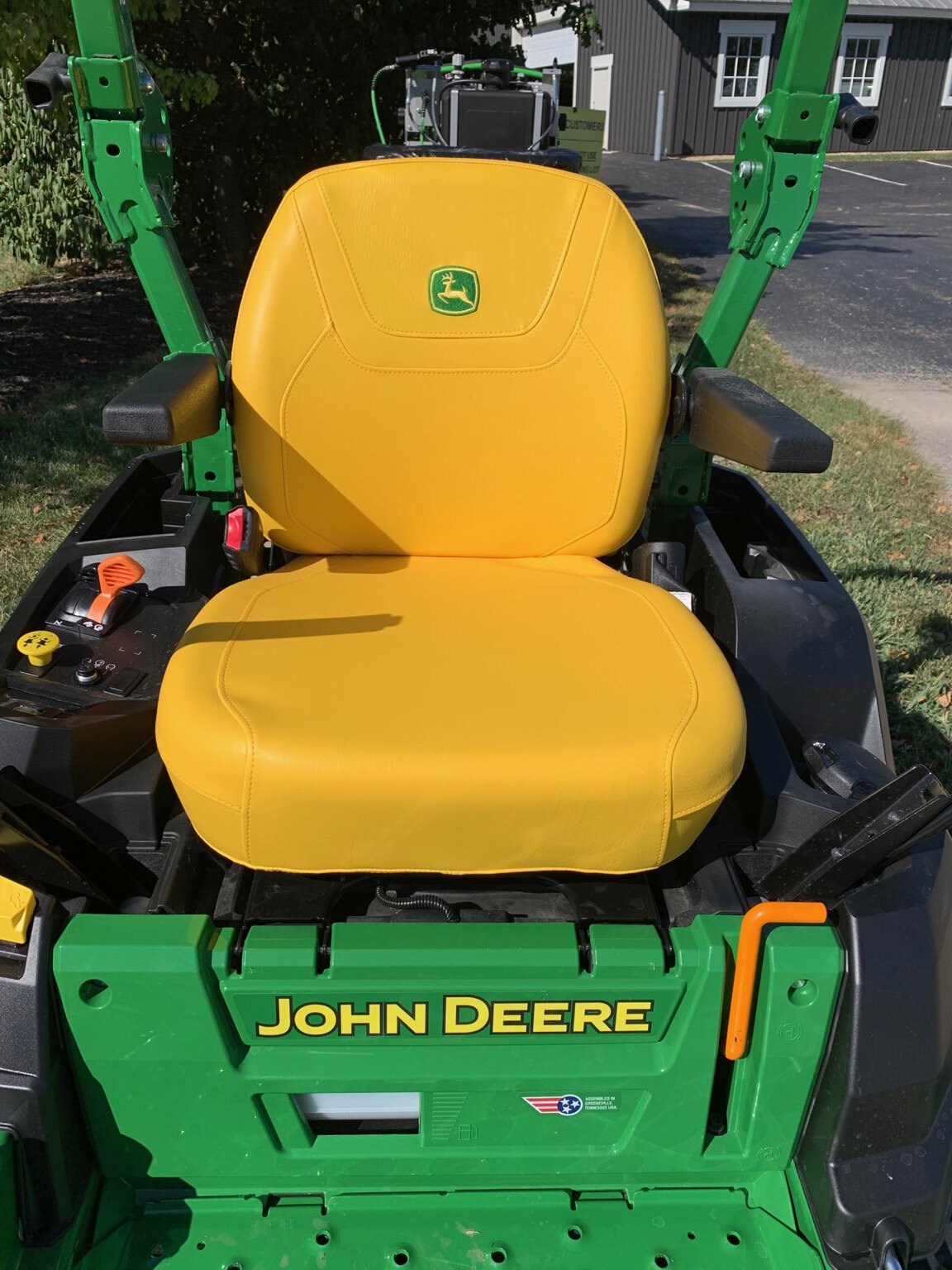 2025 John Deere Z515E Image 9