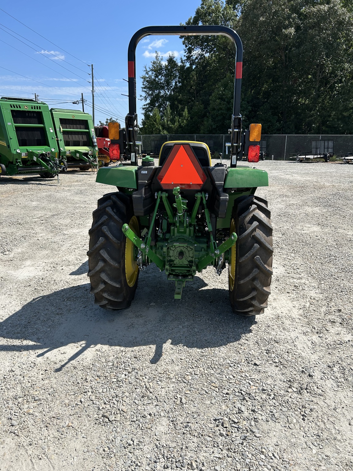 John Deere 3043D Image 6