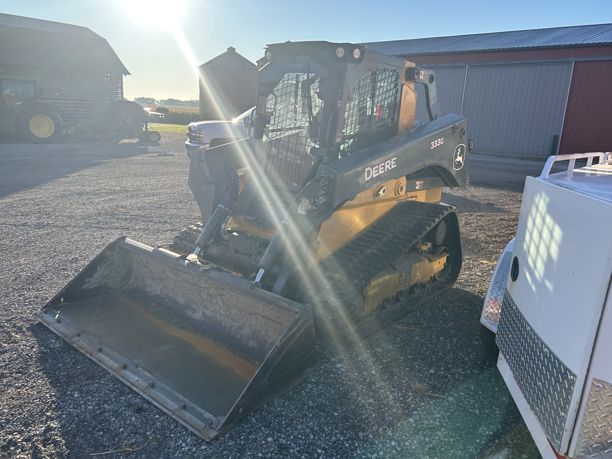 2022 John Deere 333G Image 17