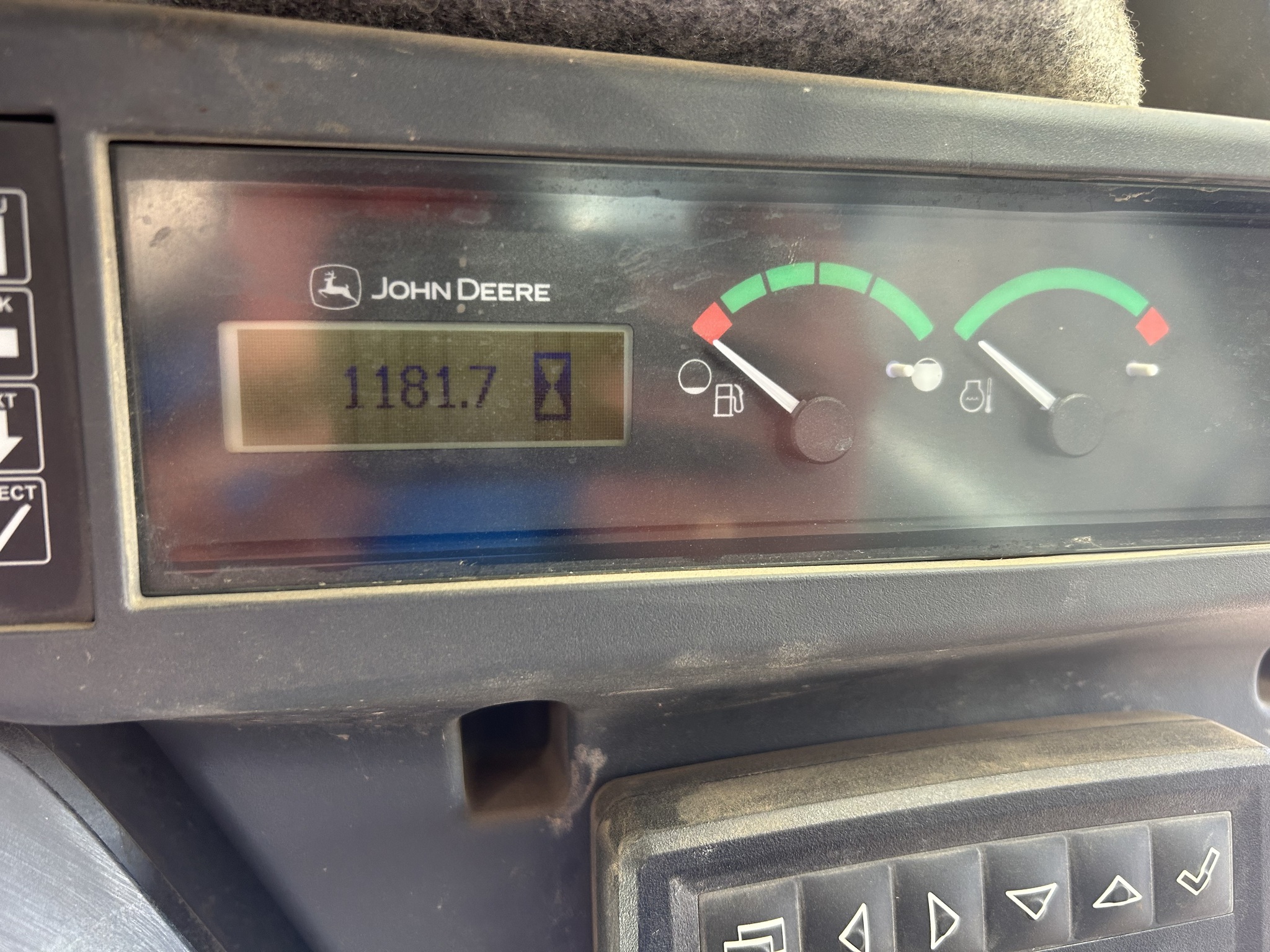 2022 John Deere 333G Image 7