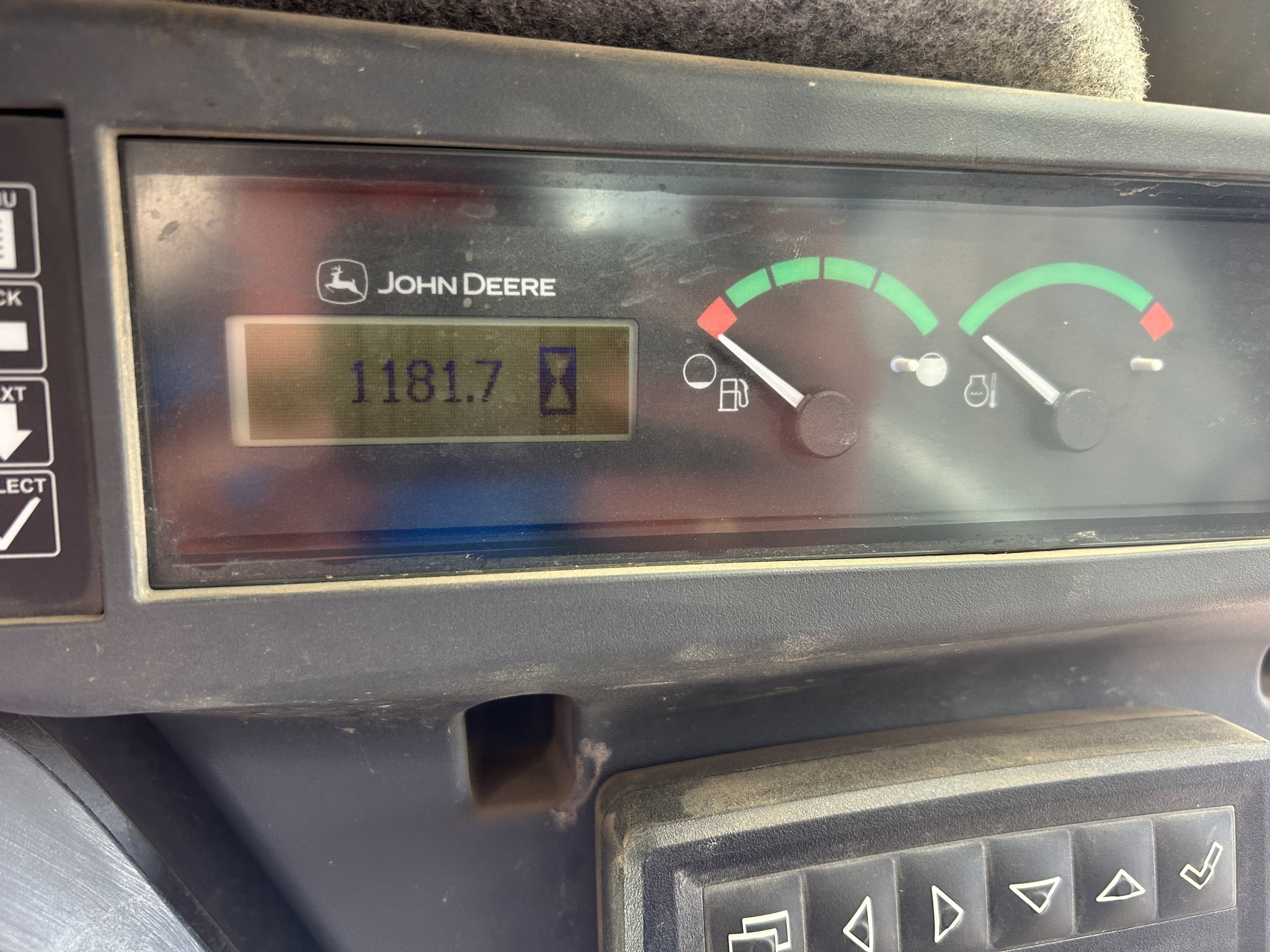 2022 John Deere 333G Image 6