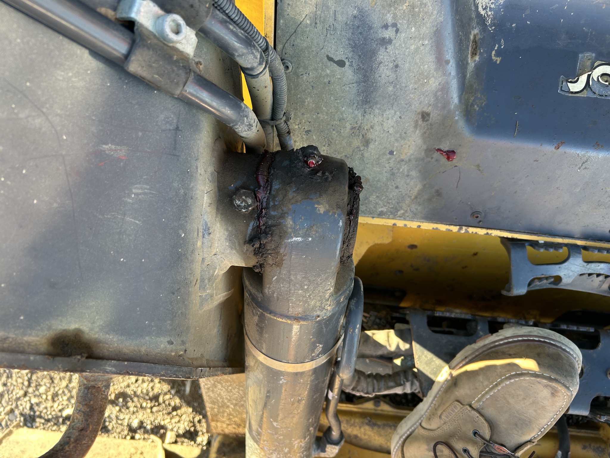 2022 John Deere 333G Image 5