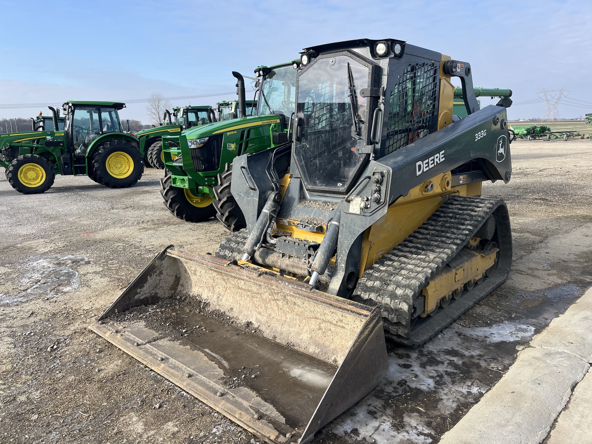 2022 John Deere 333G Image 3