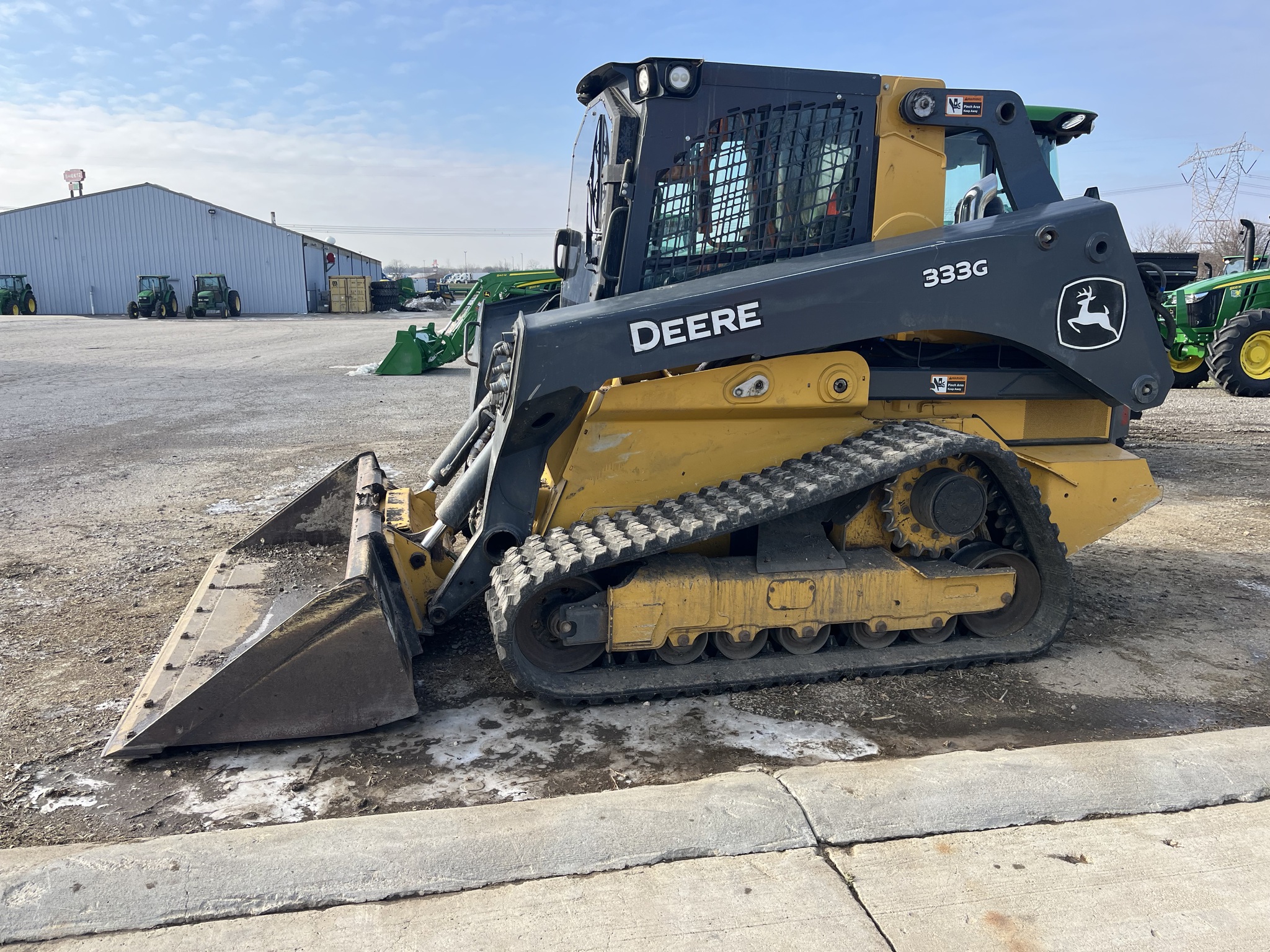 2022 John Deere 333G Image 4