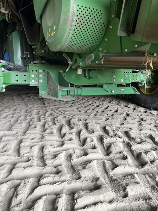 Used 2021 John Deere S780 Combines at Horizon Ag & Turf in Mayerthorpe, AB - Photo7