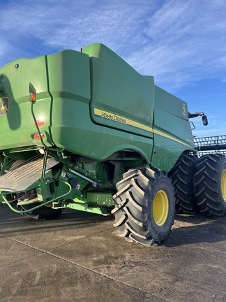 Used 2021 John Deere S780 Combines at Horizon Ag & Turf in Mayerthorpe, AB - Photo5