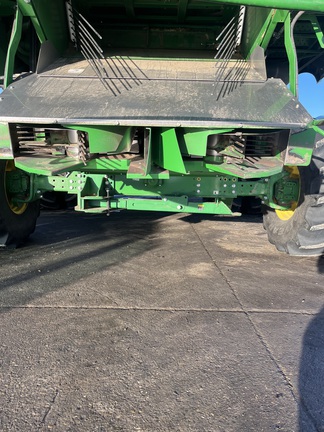 Used 2021 John Deere S780 Combines at Horizon Ag & Turf in Mayerthorpe, AB - Photo9