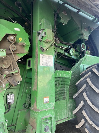 Used 2021 John Deere S780 Combines at Horizon Ag & Turf in Mayerthorpe, AB - Photo14