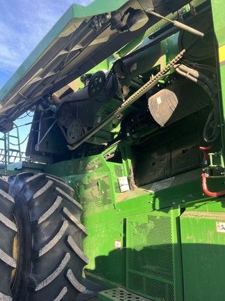 Used 2021 John Deere S780 Combines at Horizon Ag & Turf in Mayerthorpe, AB - Photo18