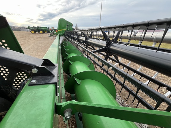 2011 John Deere 635F - Photo12