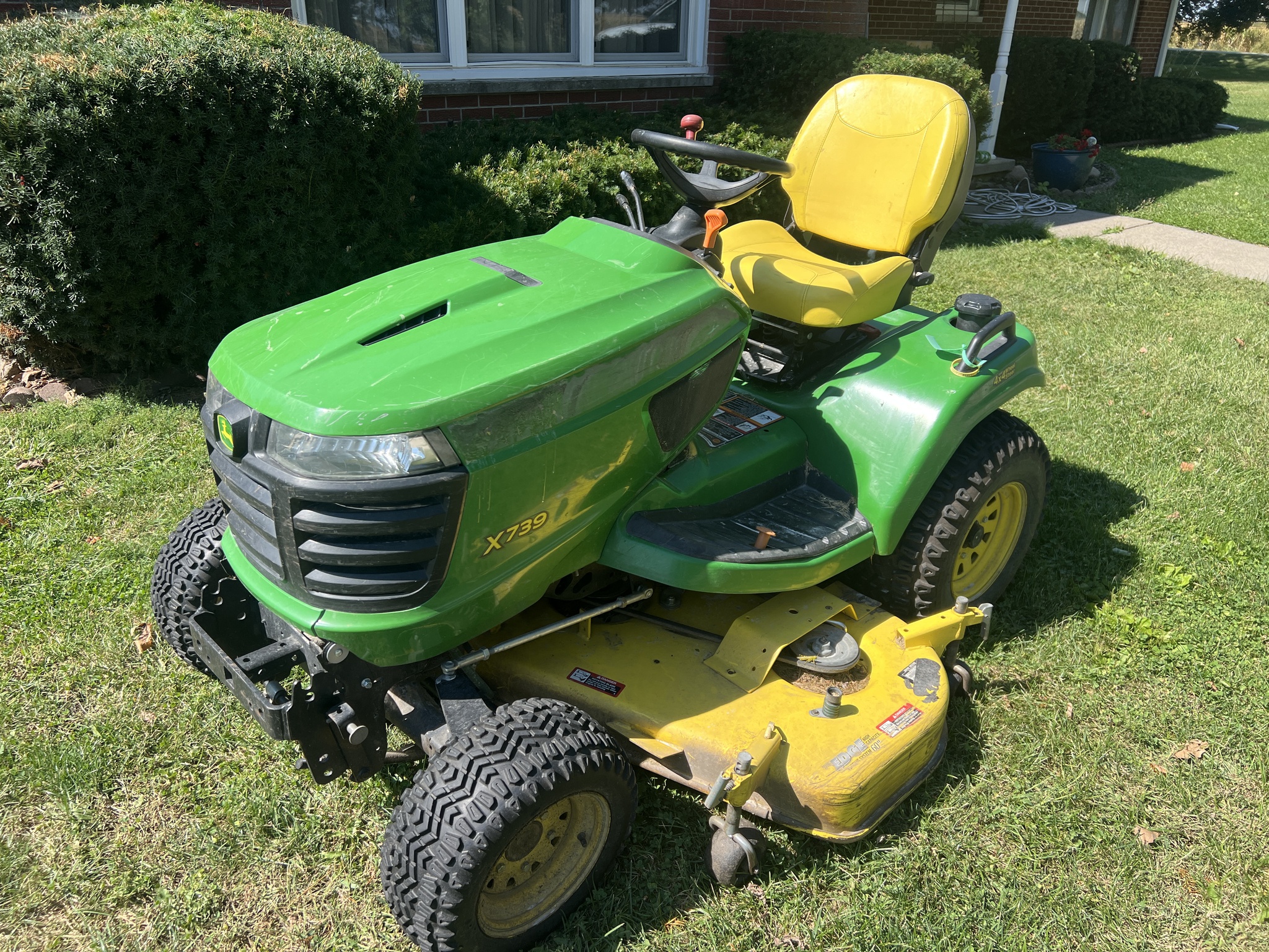 2016 John Deere X739 Image 2