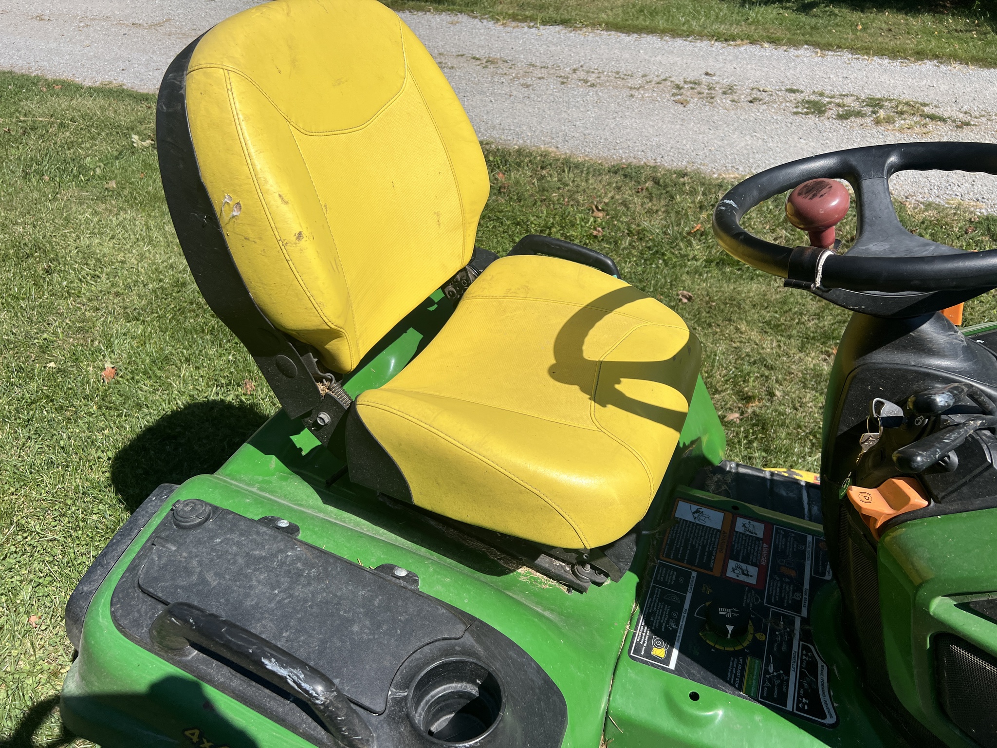 2016 John Deere X739 Image 4