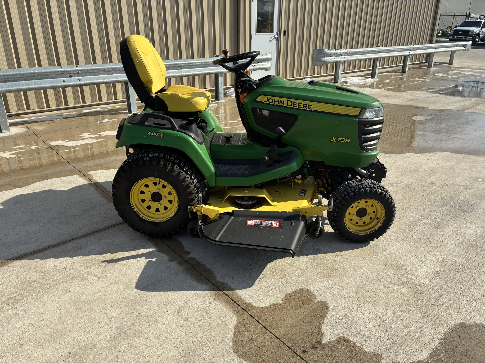 2016 John Deere X739 Image 2