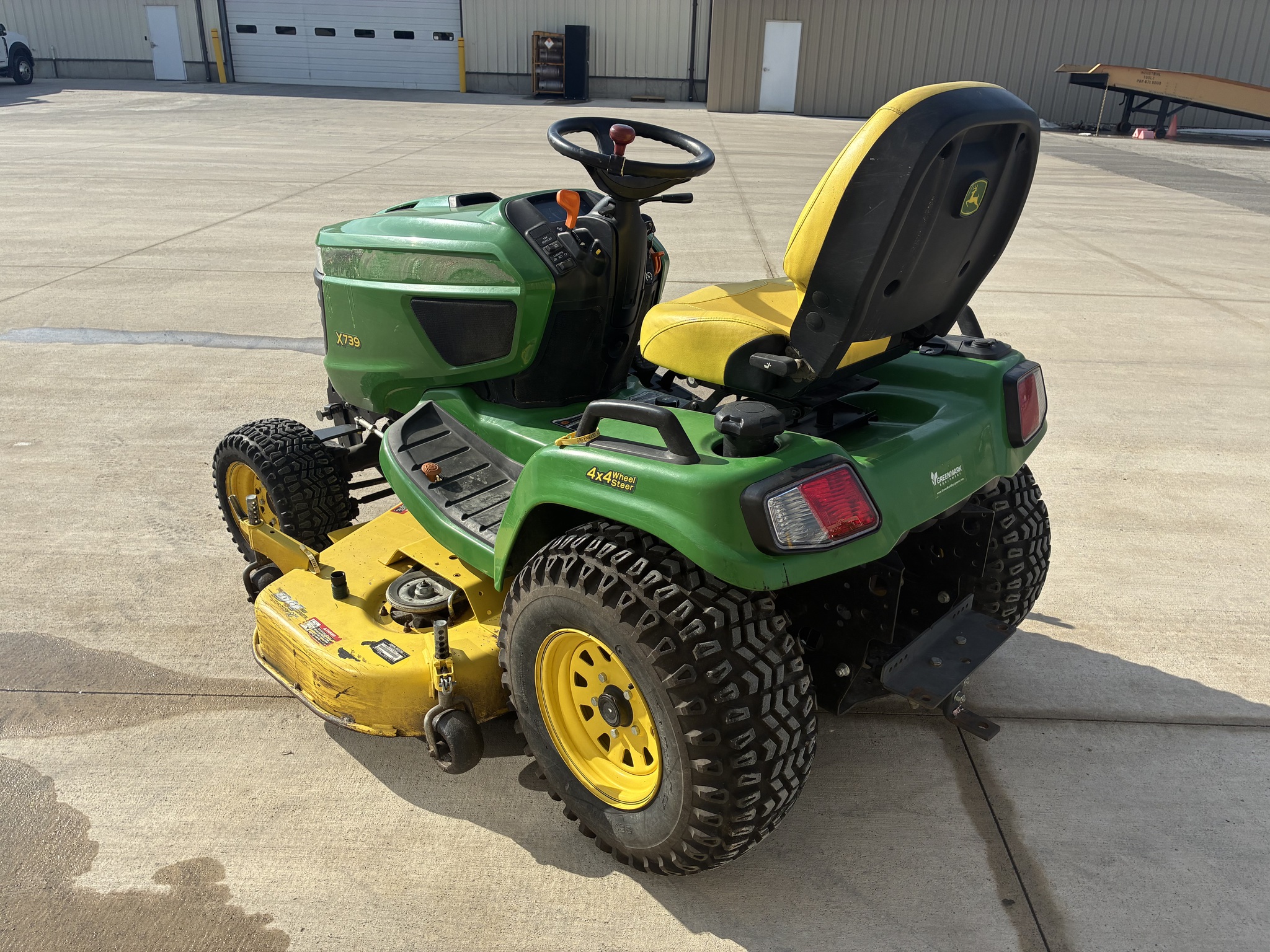 2016 John Deere X739 Image 5