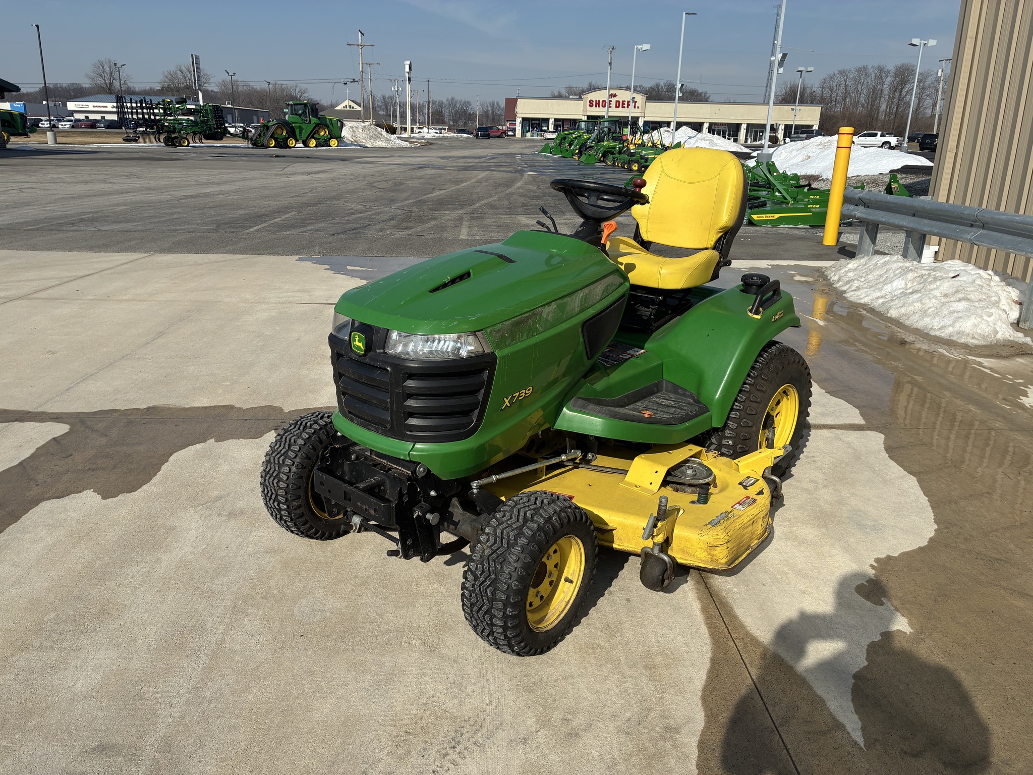 2016 John Deere X739 Image 7
