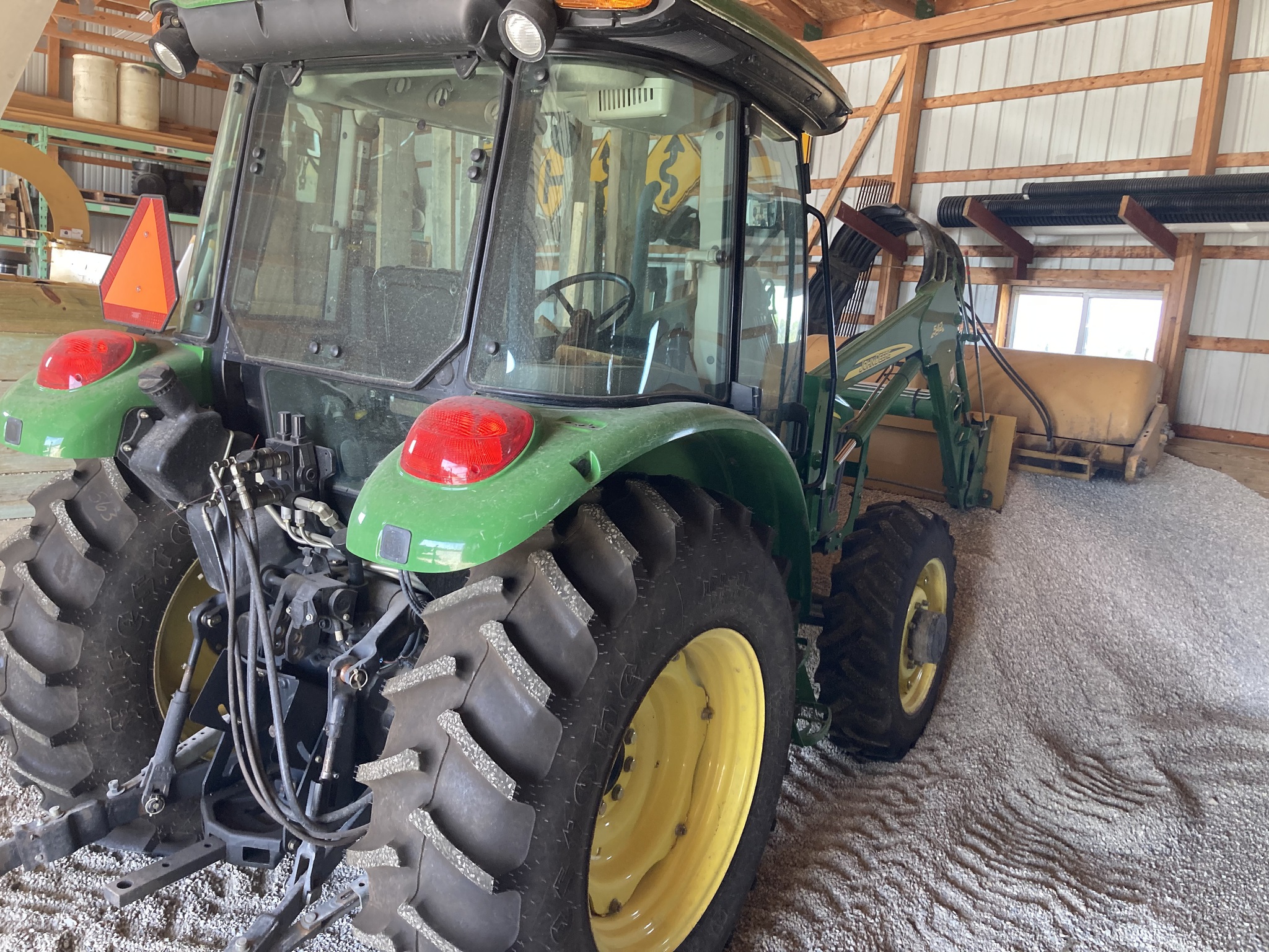 2006 John Deere 5325 Image 1